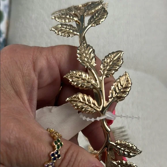 Girls Gold Leaf Hair Accessory NWT - Picture 6 of 8